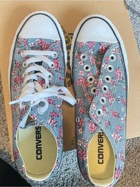 Converse Floral Low Top Sneakers in Grey with Pink Rose Print, never worn